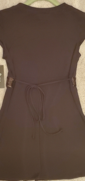 NWT, Black v-neck  tie back top with sequin band - Picture 3 of 3